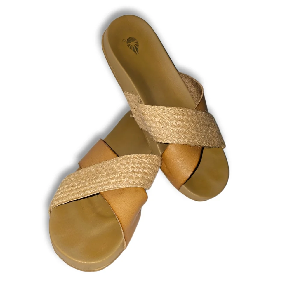Tan Platform Slide Sandals‎ Women’s Size 7 Woven Strap